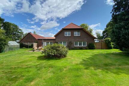 gepflegter Resthof mit Wohn- u. Wirtschaftsgebäuden und 1,5 ha Ländereien - Bockhorn-Moorwinkelsdamm