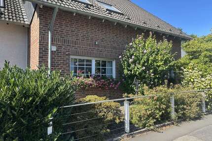 Haus zum Kaufen in Rösrath 700.000,00 € 180 m²