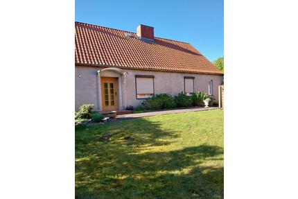 Wohnung Haushälfte zur Miete - 850,00&nbsp;EUR Kaltmiete, ca.&nbsp; 85,00&nbsp;m&sup2; in Amt Neuhaus (PLZ: 19273)