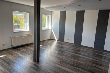 Große Wohnung, 312 Zimmer, Tageslicht, ruhige Lage - Arnstadt
