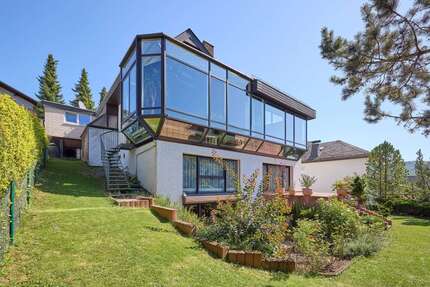 Haus zum Kaufen in Eppstein 860.000,00 € 355 m²