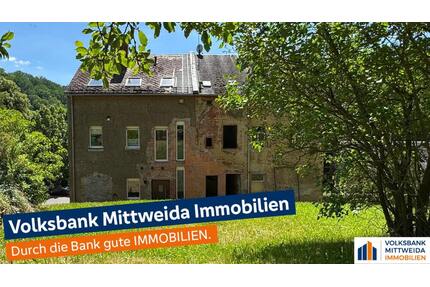 Teilsaniertes 2- Familienhaus mit Ausbaureserve und großem Grundstück in ruhiger Lage! - Waldheim