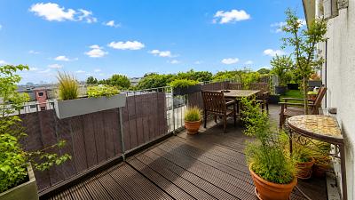 HAMBURG ZU IHREN FÜßEN - 1.250.000,00&nbsp;EUR Kaufpreis, ca.&nbsp; 152,00&nbsp;m&sup2;&nbsp;Wohnfl&auml;che in Hamburg Lokstedt (PLZ: 22529)