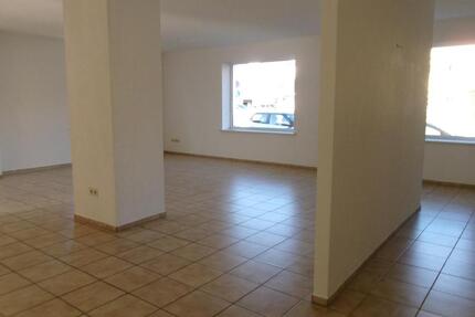 Ellefeld: fast ebenerdig, 2 Zi., DuscheBW, großzügig und hell