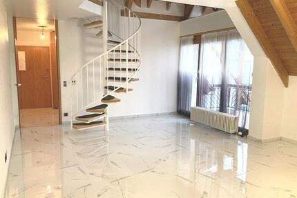 ***Modernes Wohnen auf zwei Ebenen*** 5 Zimmer-Maisonette-Wohnung mit Dachterrasse - Hockenheim