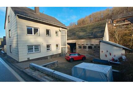 Geräumiges 6,5 Zimmer Haus mit Nebengebäude Scheune in Virneburg - Ettringen