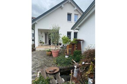 Einfamilienhaus - 630.000,00&nbsp;EUR Kaufpreis, ca.&nbsp; 180,00&nbsp;m&sup2; in Hülben (PLZ: 72584)