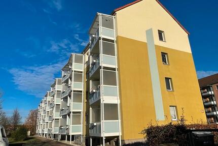 GÜNSTIG ! - ruhig gelegene 2-R-Wohnung mit Balkon im 1.OG in Lucka (Thür.) - W0351