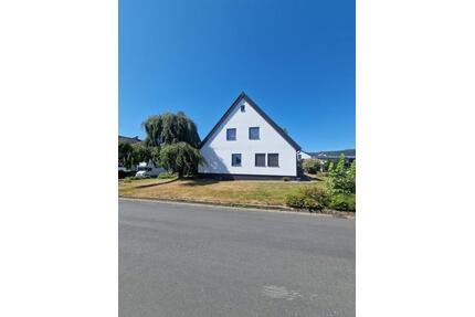 Haus in toller Wohnlage - 250.000,00&nbsp;EUR Kaufpreis, ca.&nbsp; 250,00&nbsp;m&sup2; in Uslar (PLZ: 37170)