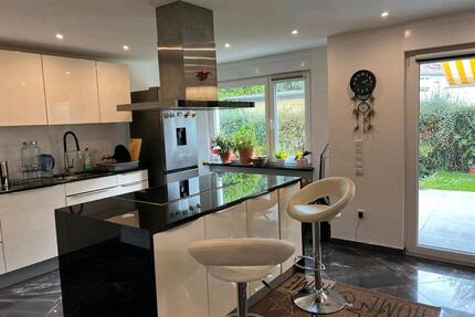 3.5 Zimmer Wohnung mit Garten. - 1.350,00&nbsp;EUR Kaltmiete, ca.&nbsp; 81,00&nbsp;m&sup2; in Rielasingen-Worblingen (PLZ: 78239)