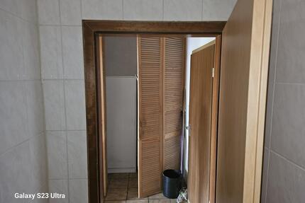 1-Zimmer-Wohnung mit Aufzug, Keller und Tiefgaragenstellplatz in - Solingen Wald