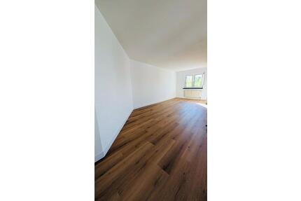 Helles und großzügiges Apartment mit Balkon, EBK und PKW-Stellplatz - Mülheim an der Ruhr Broich