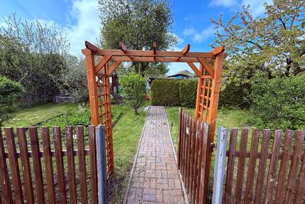 Garten 300m2 - 2.500,00&nbsp;EUR Kaltmiete, ca.&nbsp; 0,00&nbsp;m&sup2; in Leipzig (PLZ: 04319) Ost