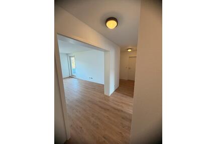 3 Zimmer Wohnung mit großem Balkon in 89584 Ehingen - Ehingen (Donau)