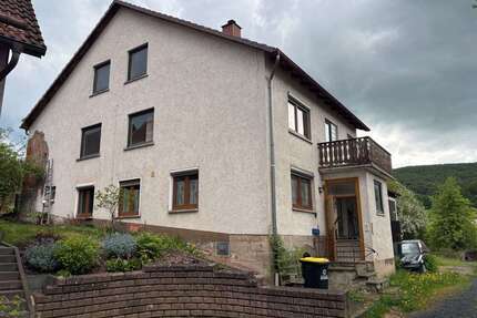 Haus zum Kaufen in Bischofsheim in der Rhön 139.000,00 € 152 m²