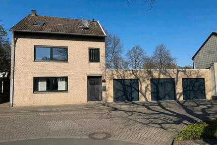 Freistehendes EFH in Niederzier Preis inkl. 3 Garagen