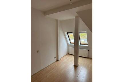 Bezugsfreie attraktive 2-Zimmer-DG-Wohnung im Altbau - über den Dächern von Steglitz-Zehlendorf! - Berlin Lichterfelde