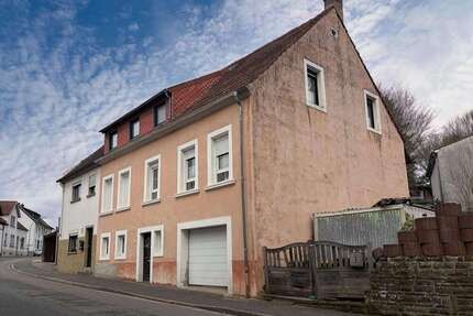Haus zum Kaufen in Kirkel 214.000,00 € 165 m²