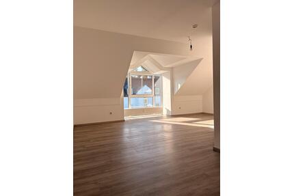 Helle 1-Zimmer Wohnung in grüner Wohnanlage - Waldkraiburg