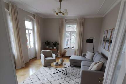 WOHNEN MIT GESCHICHTE: EXKLUSIVE WOHNUNG IM DENKMALGESCHÜTZTEN BILZ-SANATORIUM - Radebeul