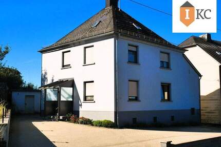 Renoviertes Ein-Zweifamilienhaus in Hermeskeil - Großzügiges Familienheim mit Terrasse und großem Garten !!