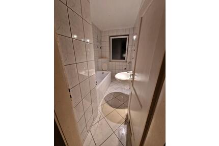 Schöne Wohnung mit Balkon nahe Bahnhof - Kitzingen