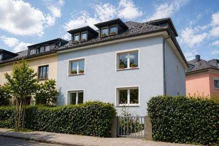 Haus zum Kaufen in Frankfurt am Main 1.440.000,00 € 240 m²