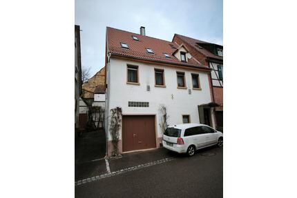 Schöne Doppelhaushälfte mit großer Terrasse und Gewölbekeller - Remshalden