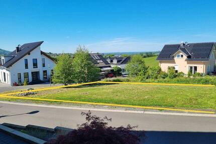 Ruhiges Eckgrundstück mit Fernblick - Bad Honnef Aegidienberg