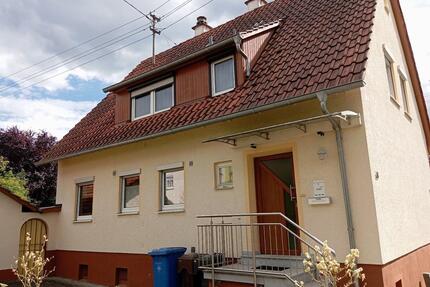 Gepflegtes Einfamilienhaus mit traumhaftem Grundstück - Hechingen