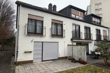 Reiheneckhaus in Frankfurt – 6 Zimmer, Garten, Garage - Frankfurt am Main Bonames