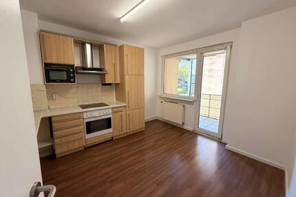 Renovierte 2-Zimmer-Wohnung mit Balkon & Einbauküche - Wuppertal Gemarkung Barmen