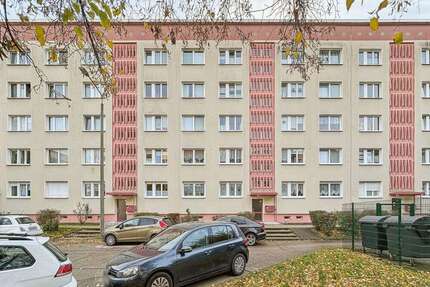 Wohnung zum Kaufen in Halle (Saale) 69.000,00 € 60.57 m²