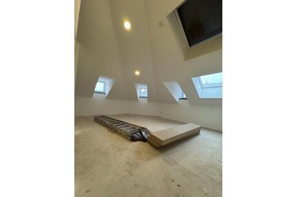 Exklusive 3-Zimmer-Dachgeschosswohnung im kernsanierten Denkmalob - Wiesbaden Südost