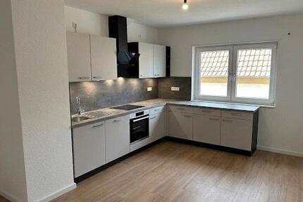 4 ZKB mit Garten und Garage - 1.690,00&nbsp;EUR Kaltmiete, ca.&nbsp; 121,00&nbsp;m&sup2; in Bürstadt (PLZ: 68642)