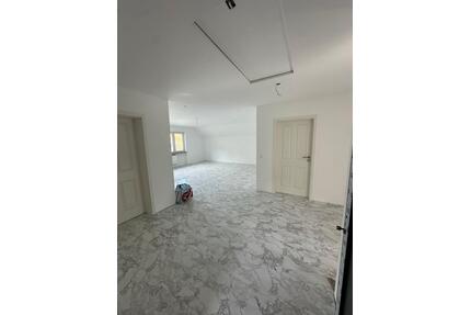 Geräumige 3 Zimmer Wohnung - 900,00&nbsp;EUR Kaltmiete, ca.&nbsp; 90,00&nbsp;m&sup2; in Höchst im Odenwald (PLZ: 64739)