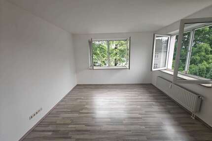 Wohnung zum Mieten in Rodewisch 460,00 € 76.24 m²