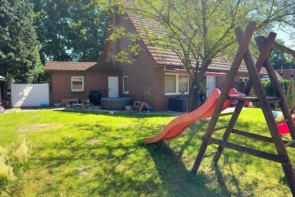 *** Großzügiges Zweifamilienhaus mit Garten, Terrasse und Garage in Top-Lage von Großenkneten ***