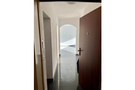 Schöne 3-Zimmer-Wohnung mit Balkon und Einbauküche - Ludwigshafen am Rhein Edigheim