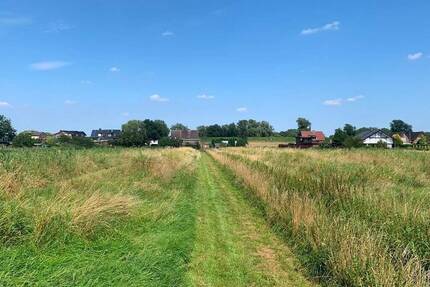 Sonniger Bauplatz mit herrlichem Weitblick - mit älterer Doppelhaushälfte zum Renovieren - Seevetal-Bullenhausen