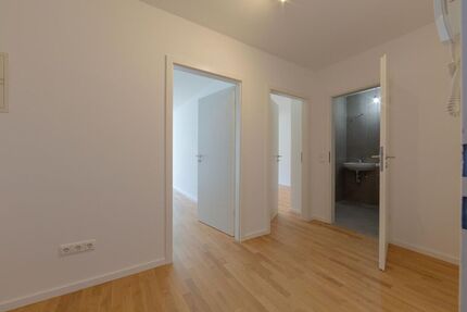Charmante, neu renovierte Gartenwohnung mit 55㎡ Wohnfläche in München-Freimann - ab sofort!