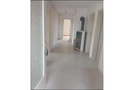 Wohnung zu vermieten - 850,00&nbsp;EUR Kaltmiete, ca.&nbsp; 105,00&nbsp;m&sup2; in Wassertrüdingen (PLZ: 91717)