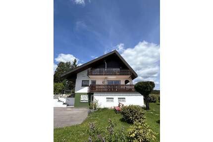 Haus zum Kaufen in Friedenweiler 490.000,00 € 283 m²