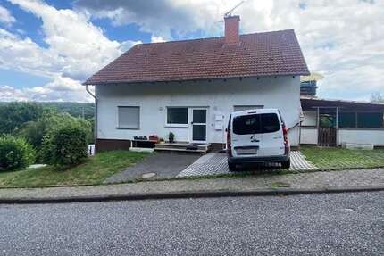 Haus zum Kaufen in Marburg 450.000,00 € 226.38 m²