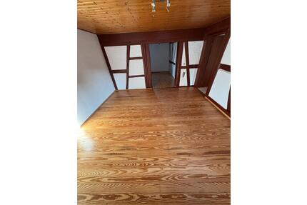 Helle 3 Zimmer Wohnung in Hallgarten mit Garage - Oestrich-Winkel