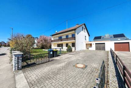 Großzügiges Zweifamilienhaus mit schönem Garten und vielseitigem Potenzial - Igling Holzhausen