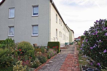 Im Grünen: 3-Raum-Wohnung mit Dusche - Oschersleben