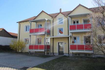 Wohnung zum Mieten in Plößberg 477,00 € 80.97 m²