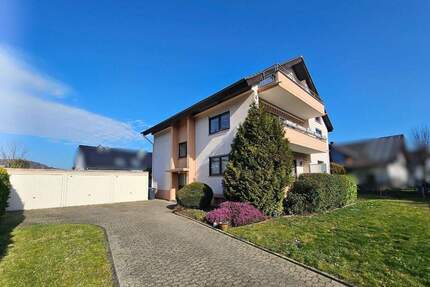 Traumhafte Dachgeschosswohnung mit Balkon in bevorzugter Wohnlage von Unkel! Ca. 25 Min. bis Bonn