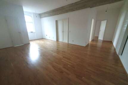 Wohnung zum Mieten in Frankfurt 1.290,00 € 74 m²